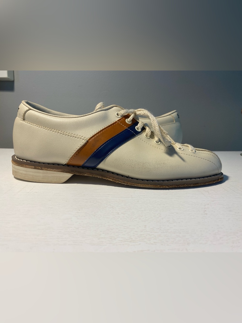 Vintage Striker Beige Split Toe Bowling
Shoes Men's Size 10 1/2